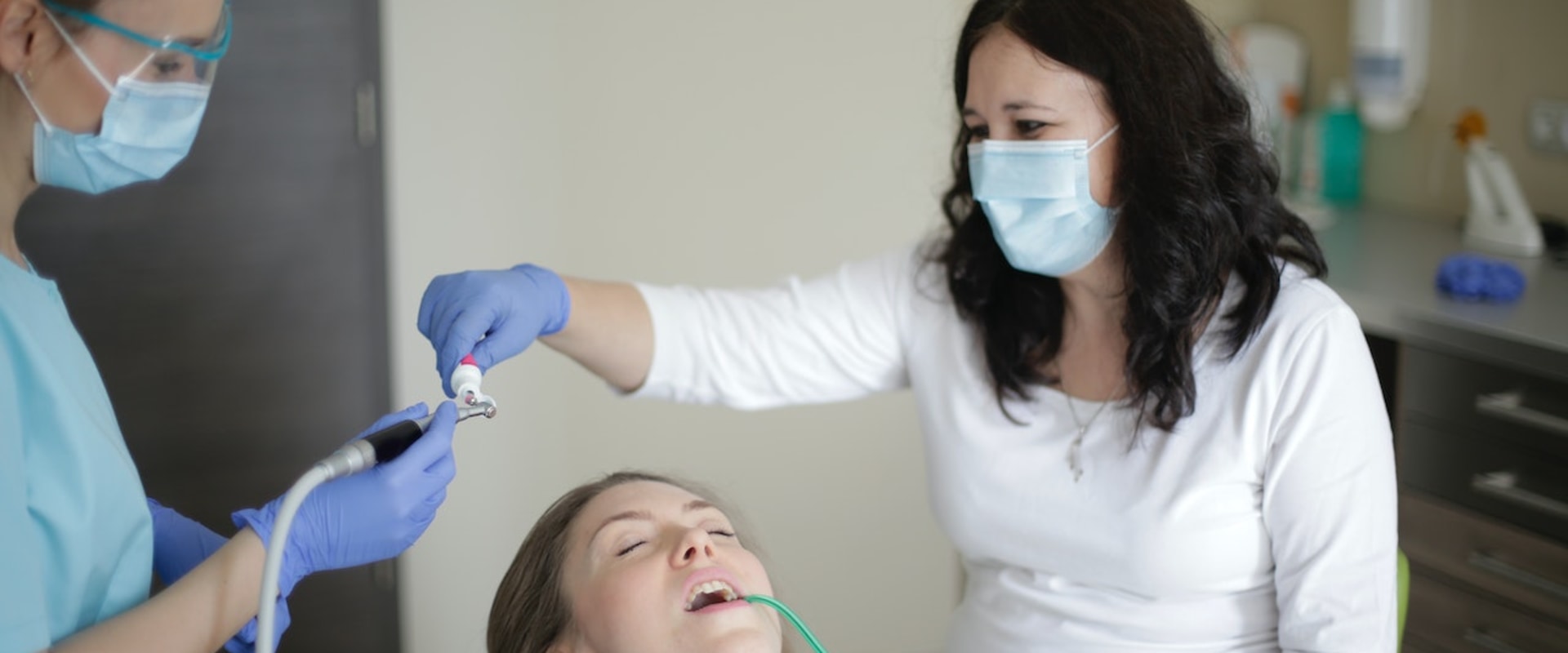 choosing-a-dentist-with-a-dental-assistant-in-round-rock-texas-why-it